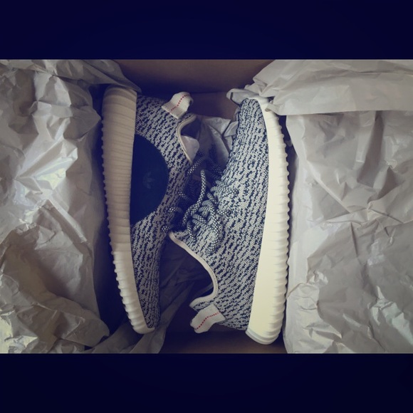 Yeezy 350 dead stock