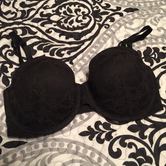 NWOT Victoria's Secret 34D Bra