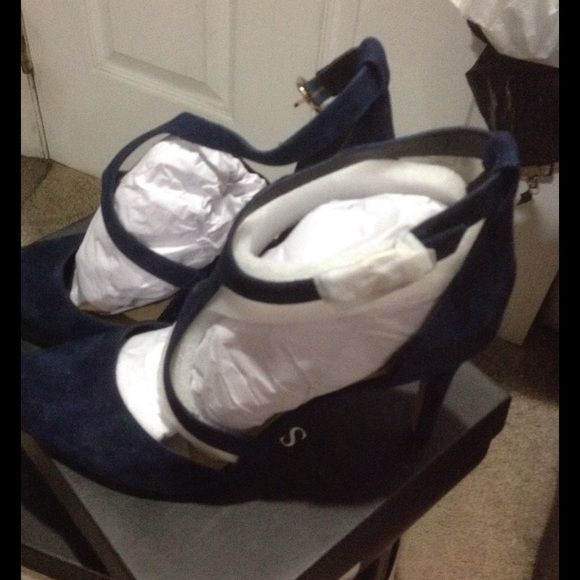 Suede pumps  - NWOT