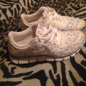 Nike cheetah free runs
