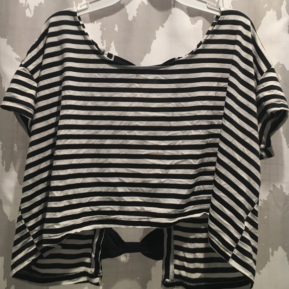 Stripe black&white crop top - Picture 2 of 2