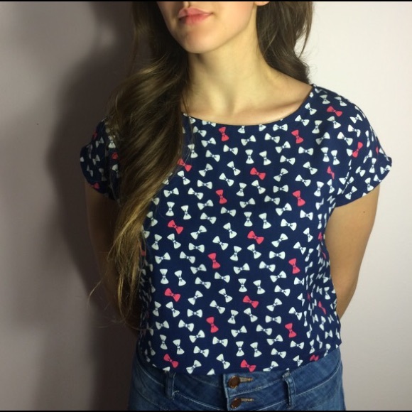 Bow Tie Print Top - Picture 1 of 1