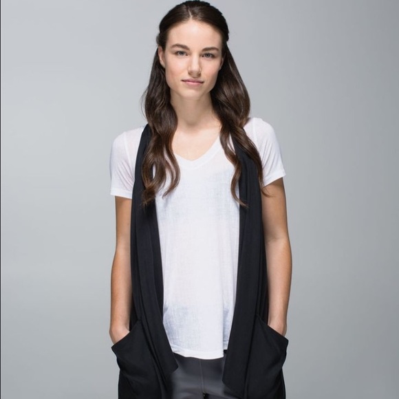 LAST CALL NWOT Lululemon Black Tranquility Wrap