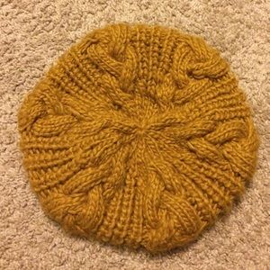 ✨MAKE OFFER✨ BDG Beanie Hat