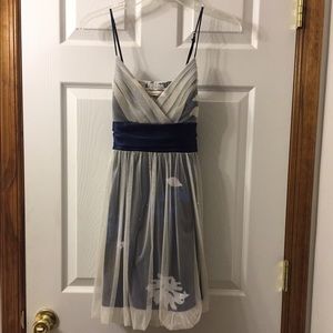 Speechless V-neck dress