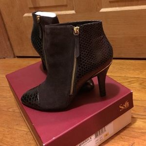 Gorgeous Sofft Makayla Ankle Boots