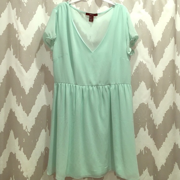 Cute little dress👸 - Picture 1 of 1