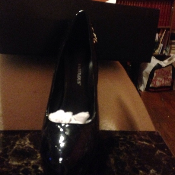 Heels - Picture 2 of 4