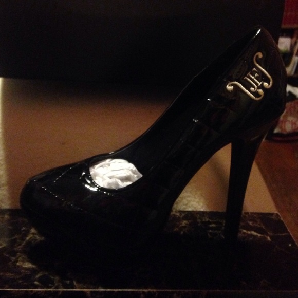 Heels - Picture 3 of 4