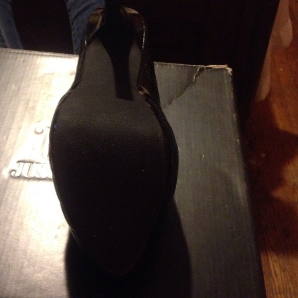 Heels - Picture 4 of 4