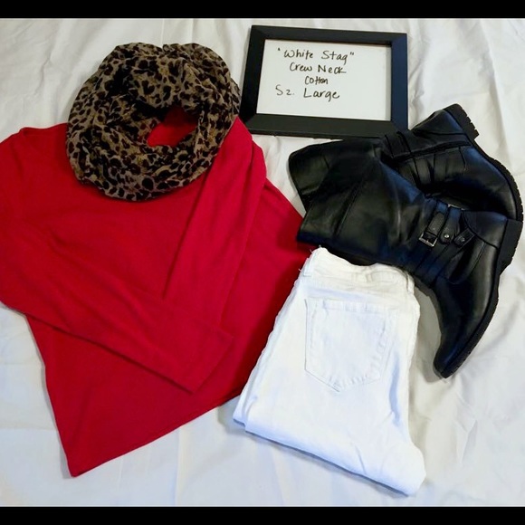 Long sleeve red crew neck tee