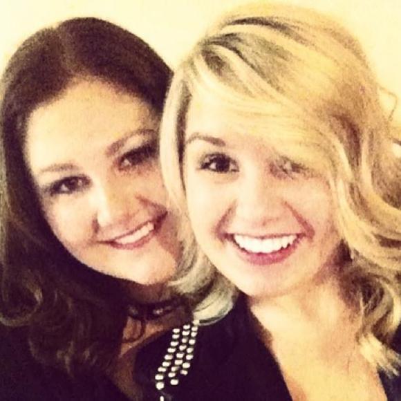 Meet your Posher, Alyssa - Picture 1 of 1