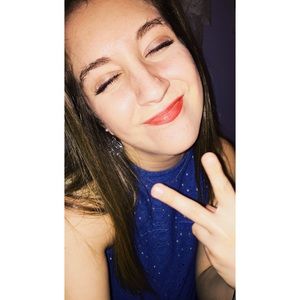 Meet your Posher, Kayla