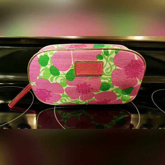 SOLD SOLD Lilly Pulitzer make-up bag pink floral