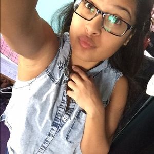 Meet your Posher, Briana