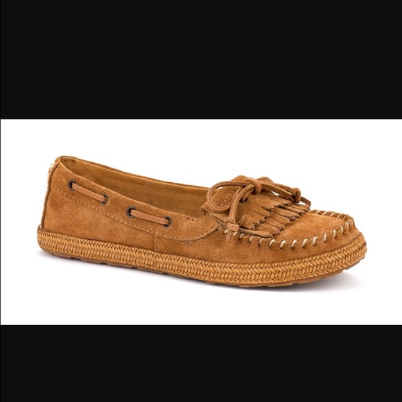 NIB Ugg Annika moccasin shoe size 3