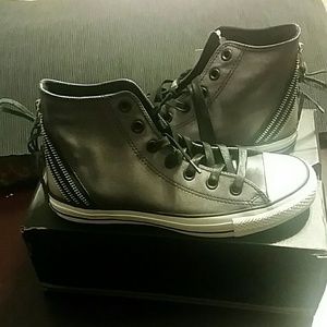 CONVERSE High Top Sneakers
