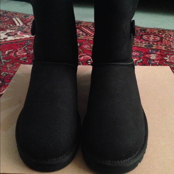 Black Bailey Button Uggs