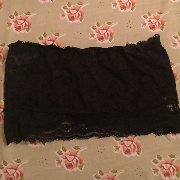 Black lace bandeau