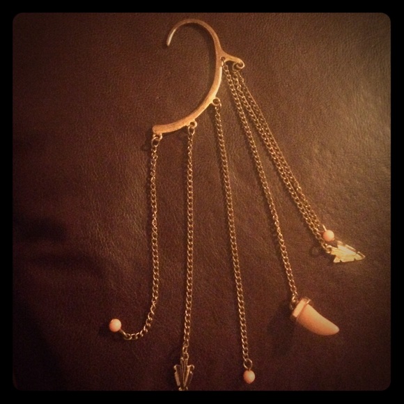 Ear cuff