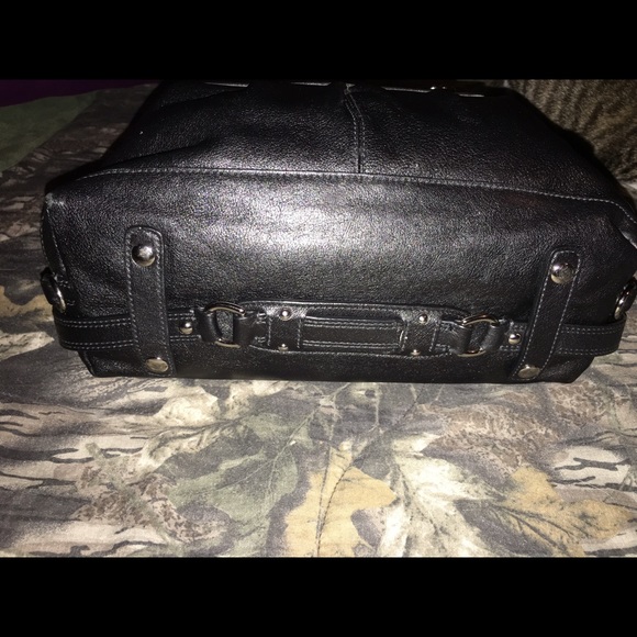 Additional pictures of coach purse.
