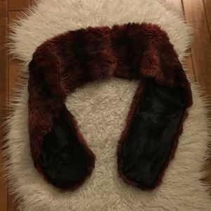 EVIL TWIN  faux fur shoulder shawl