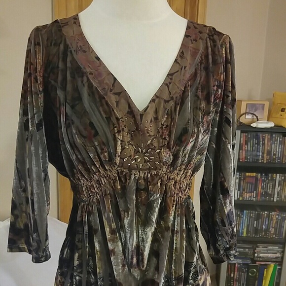 Apt. 9 Tops - Apt 9 Top Velvet Feel