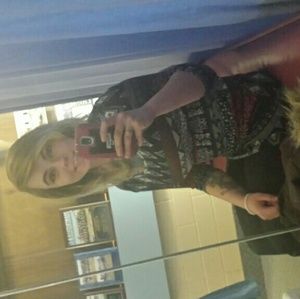 Meet your Posher, Lauren