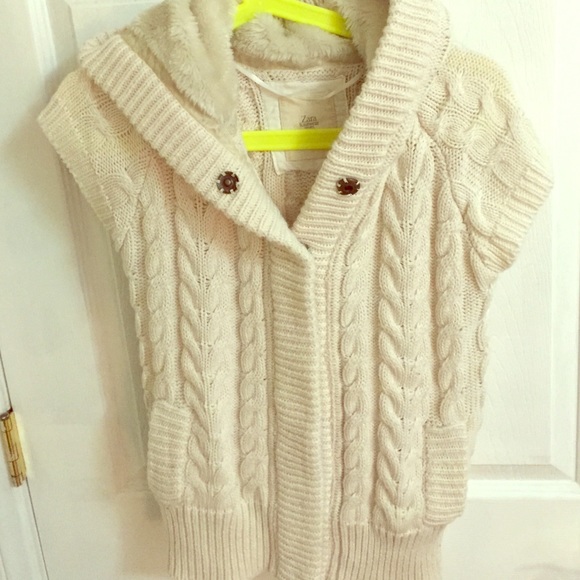 Zara Sweaters - Zara knitwear hoodie