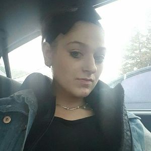 Meet your Posher, Brittney