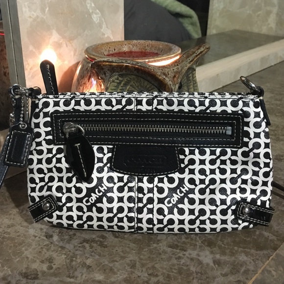 ‼️SOLD‼️AUTHENTIC  COACH WRISTLET/HAND BAG