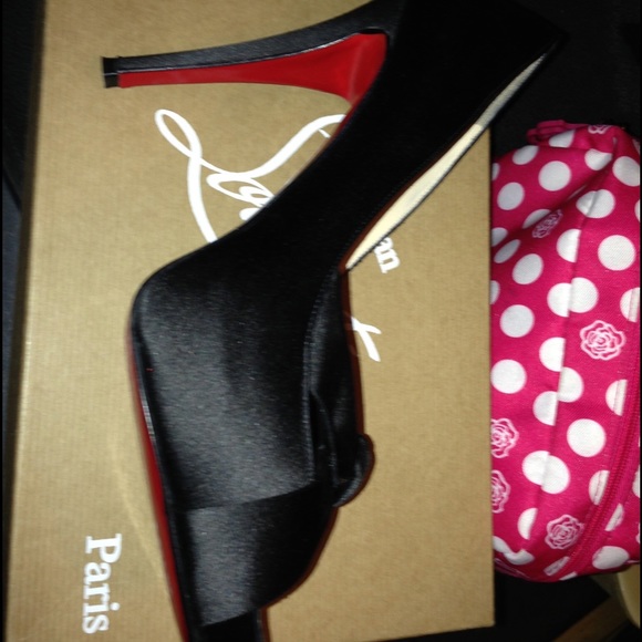 christian louboutin size 40 in us christian louboutin size 40 in us