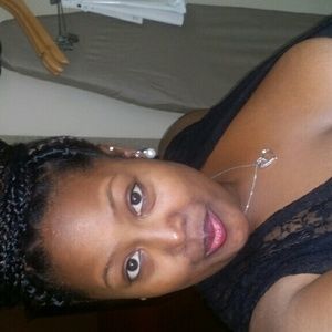 Meet your Posher, Alexia