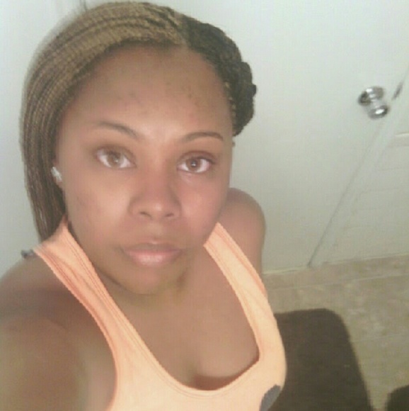 Meet your Posher, Raquel - Picture 1 of 1