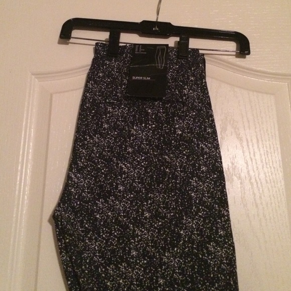 🚫SOLD🚫 NEW H&M Super Slim pants - Picture 1 of 4