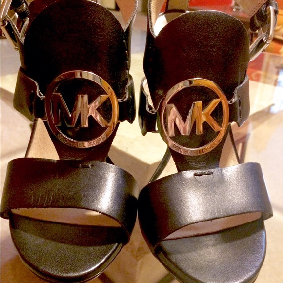 💥SOLD💥 - Picture 2 of 4