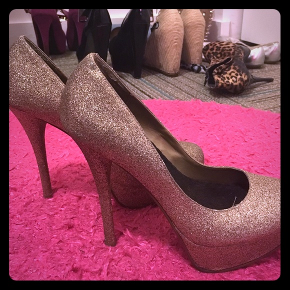 Gold Glittery Pumps