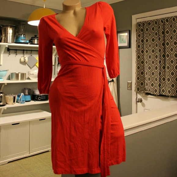 Old Navy Dresses & Skirts - Red wrap dress