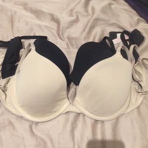 2 VS Pink bras sizes 36B