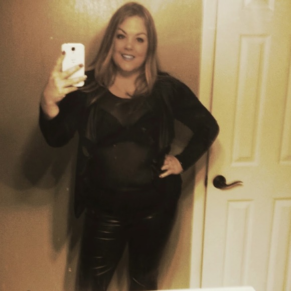 Meet your Posher, Danielle