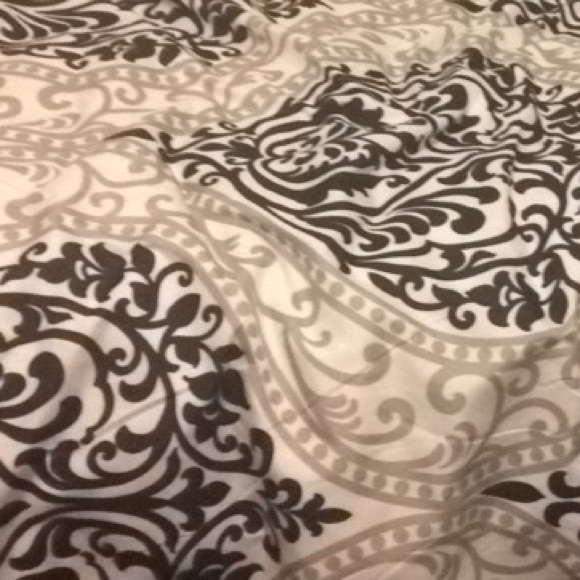 Meet your Posher, Easton