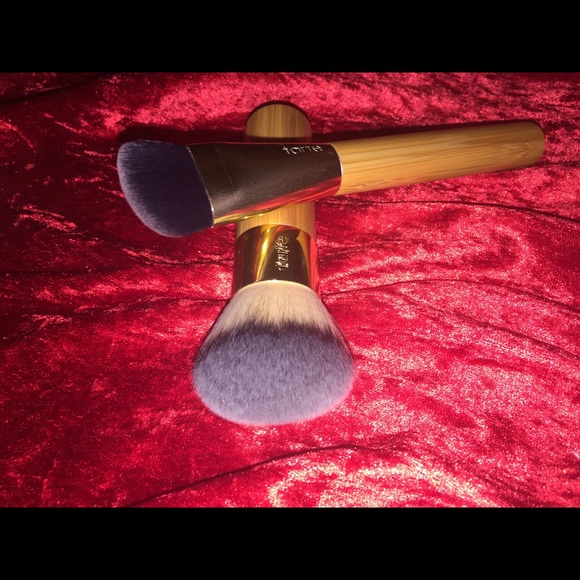 Makeup brushes