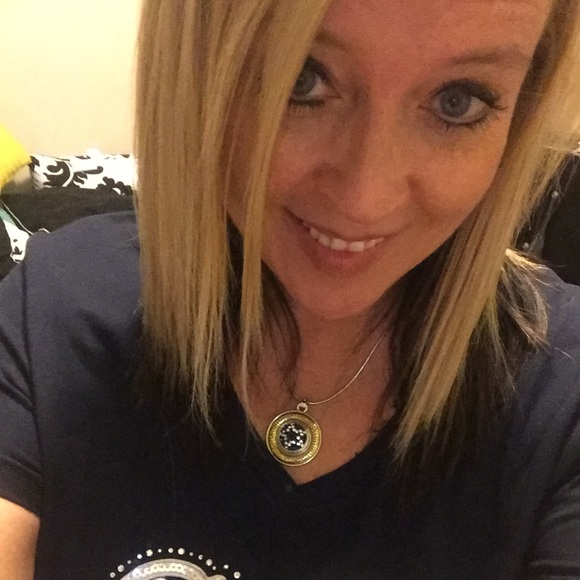 Meet your Posher, Bobbie jo - Picture 1 of 1