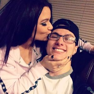 Meet your Posher, Cynthia