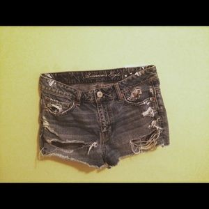 DISTRESSED HIGH WAISTED SHORTS-SIZE 4