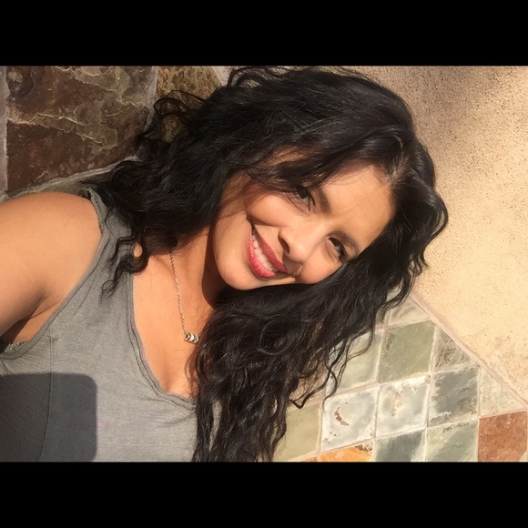 Meet your Posher, Yolanda - Picture 1 of 1