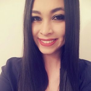 Meet your Posher, Esmeralda