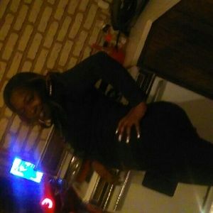 Meet your Posher, Nakeya