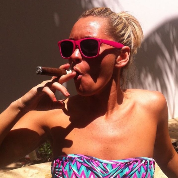 Meet your Posher, Cassie - Picture 2 of 14