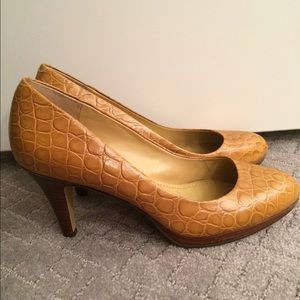 Nine West Yellow/Mustard Embossed Pumps